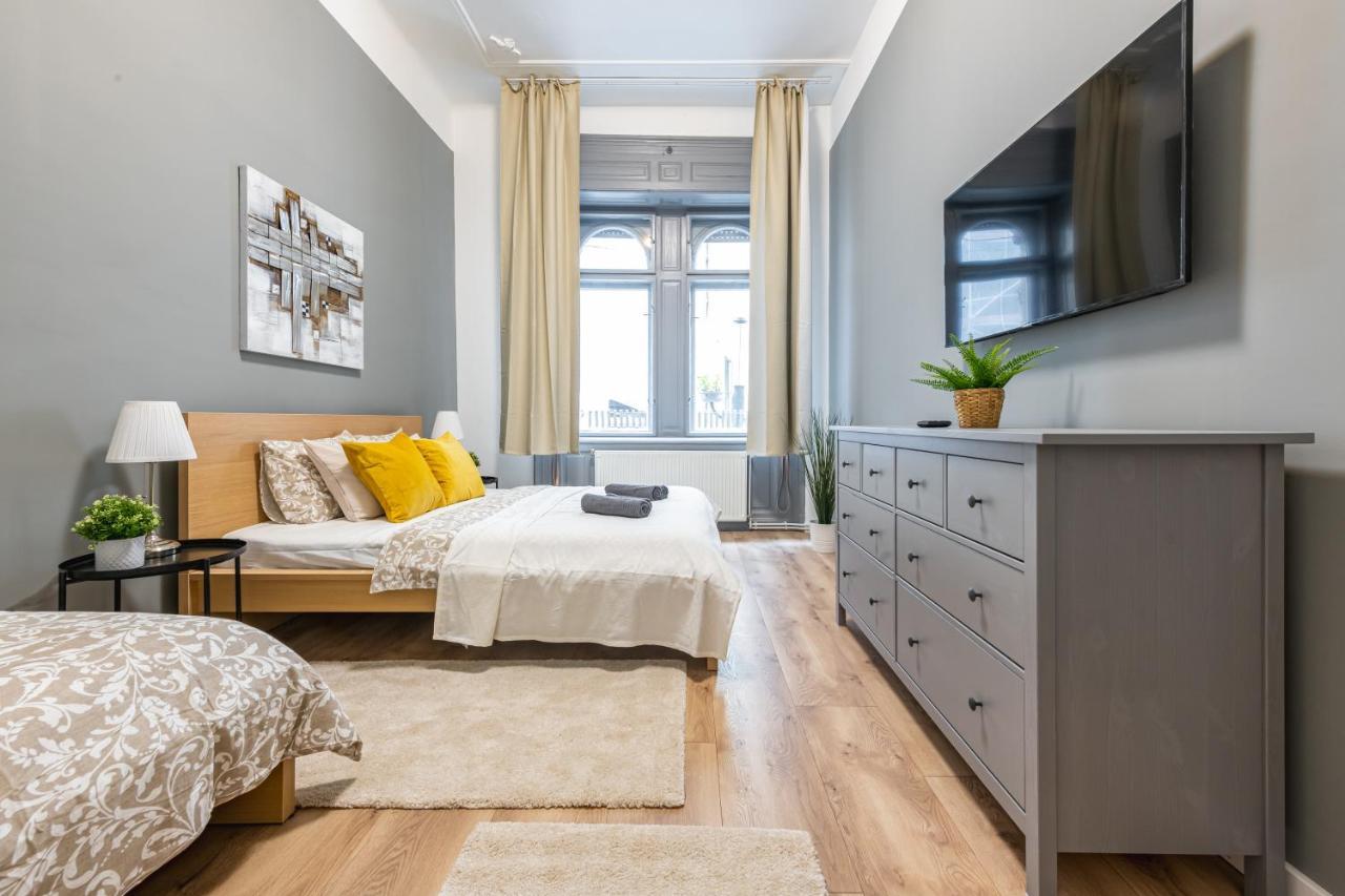 Deluxe Kazincy Apartment In The Heart Of ブダペスト エクステリア 写真