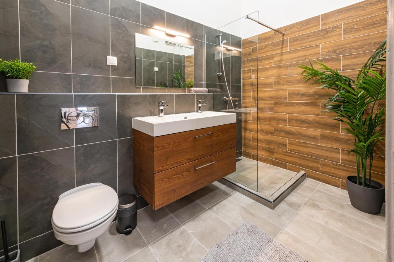 Deluxe Kazincy Apartment In The Heart Of ブダペスト エクステリア 写真